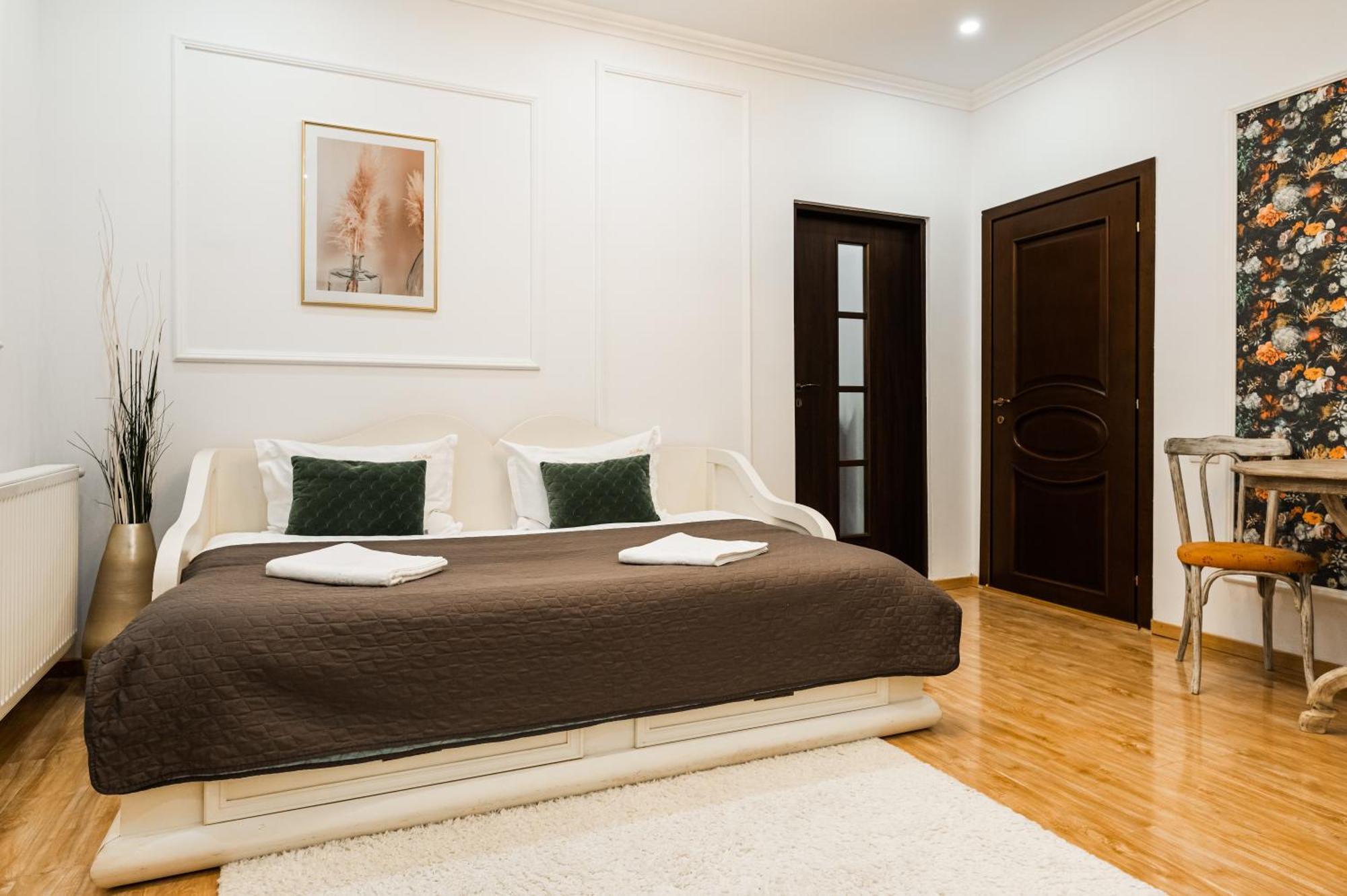 Appartement Apollonia Estate Old Town Big And Luxurious à Braşov Extérieur photo